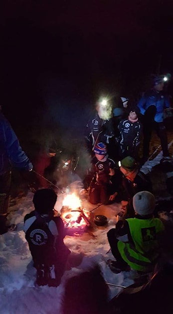 Grillkos på kveldens skitrening i Røhrsmarka